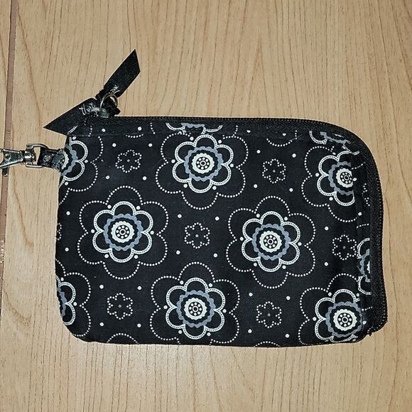 THIRTY-ONEāBLACKāANDĀ WHITEāFLORALāWALLET - Picture 3 of 8